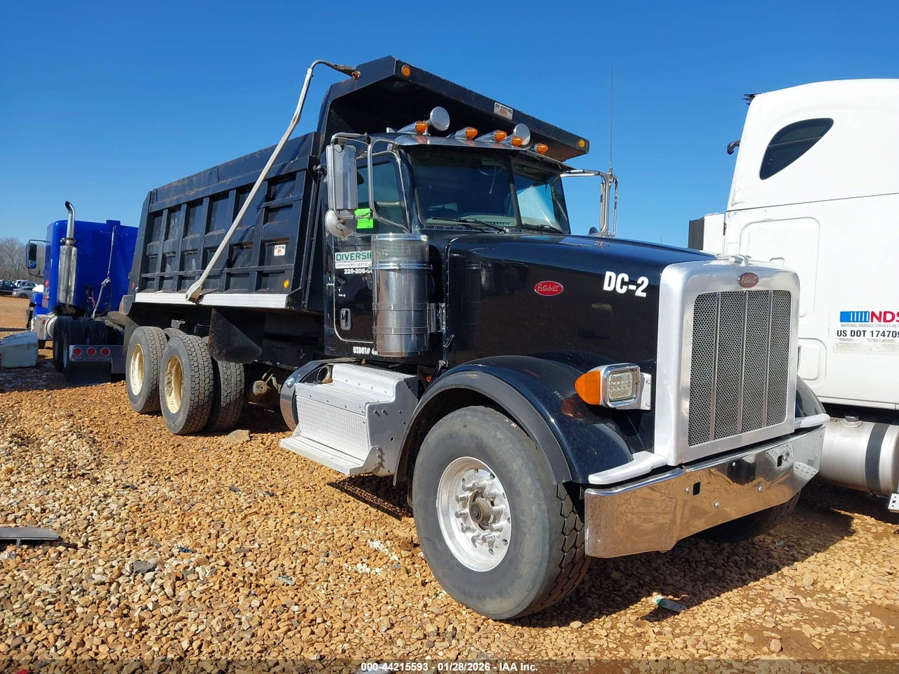 1NPTL40X1FD****** · 2015 PETERBILT 367