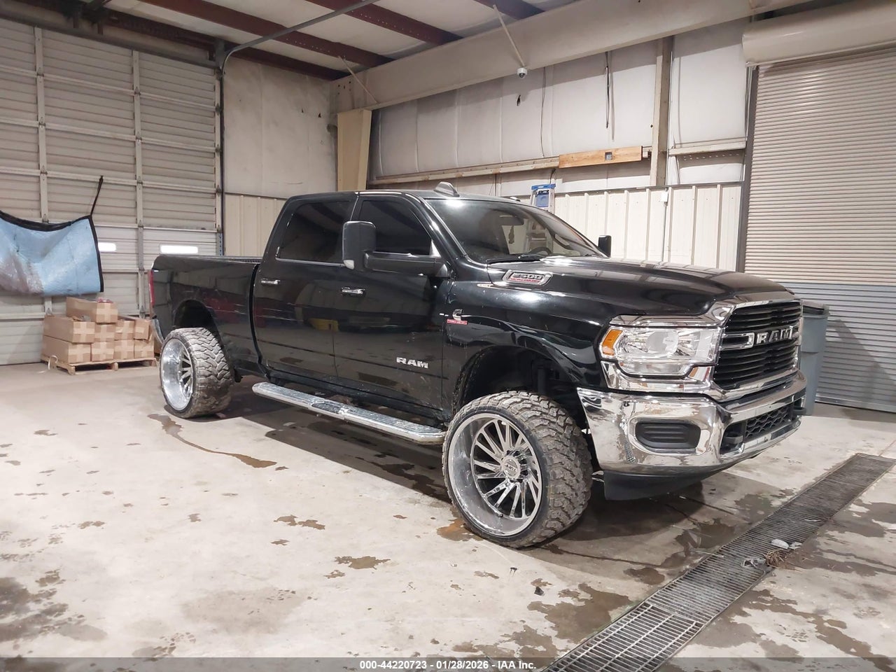 3C6UR5DL5KG****** · 2019 RAM 2500 BIG HORN  4X4 6'4 BOX