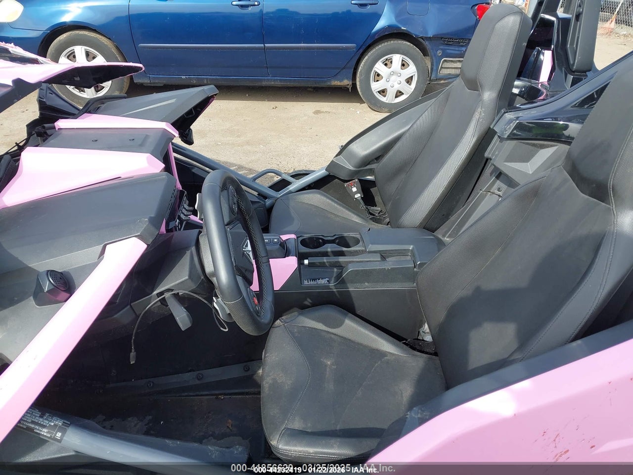 57XAARHB1P8****** · 2023 POLARIS SLINGSHOT R · 8/10