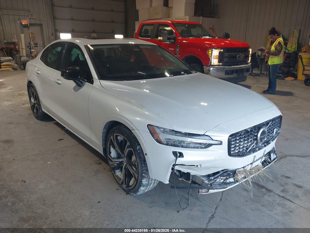 7JRL12TL9RG****** · 2024 VOLVO S60 B5 PLUS DARK THEME