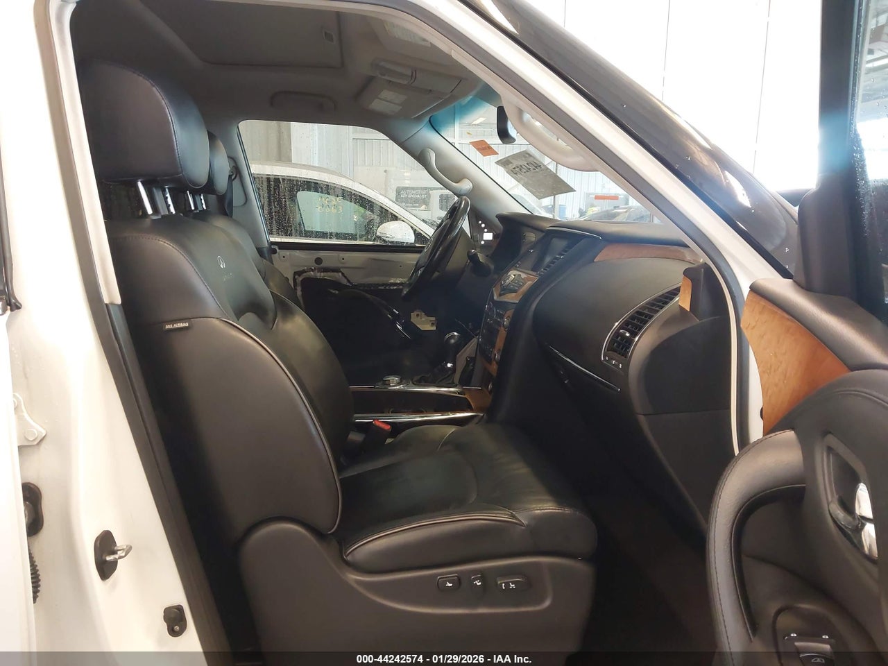 2013 INFINITI QX56   · 5/11