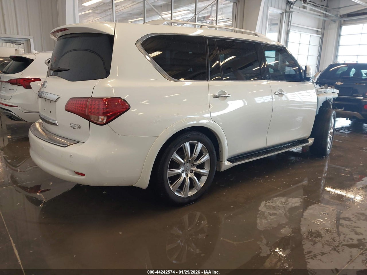 2013 INFINITI QX56   · 4/11