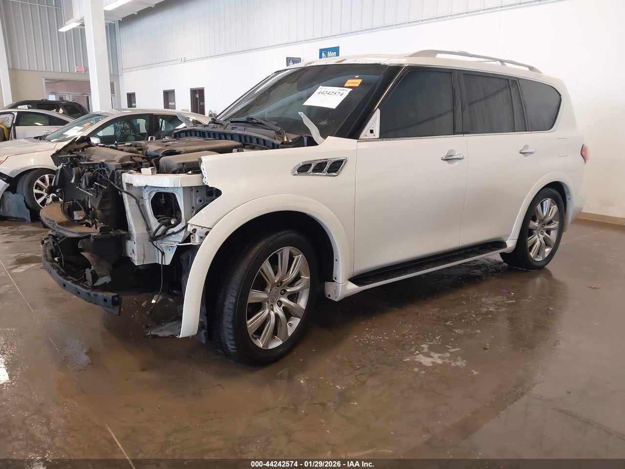 2013 INFINITI QX56   · 2/11