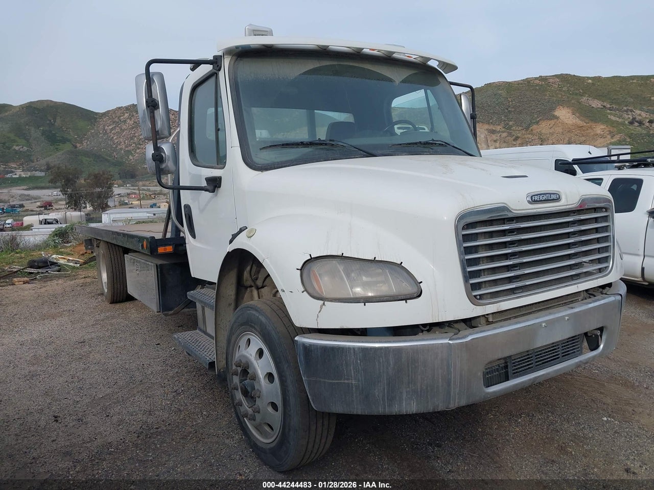 2018 FREIGHTLINER M2 106  