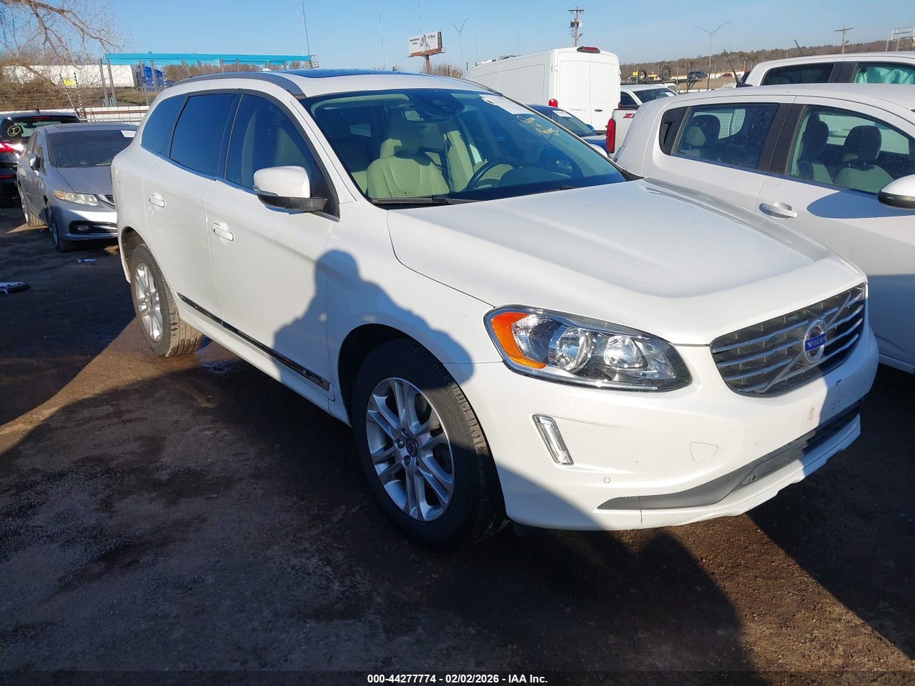 YV440MDKXF2****** · 2015 VOLVO XC60 T5 PREMIER