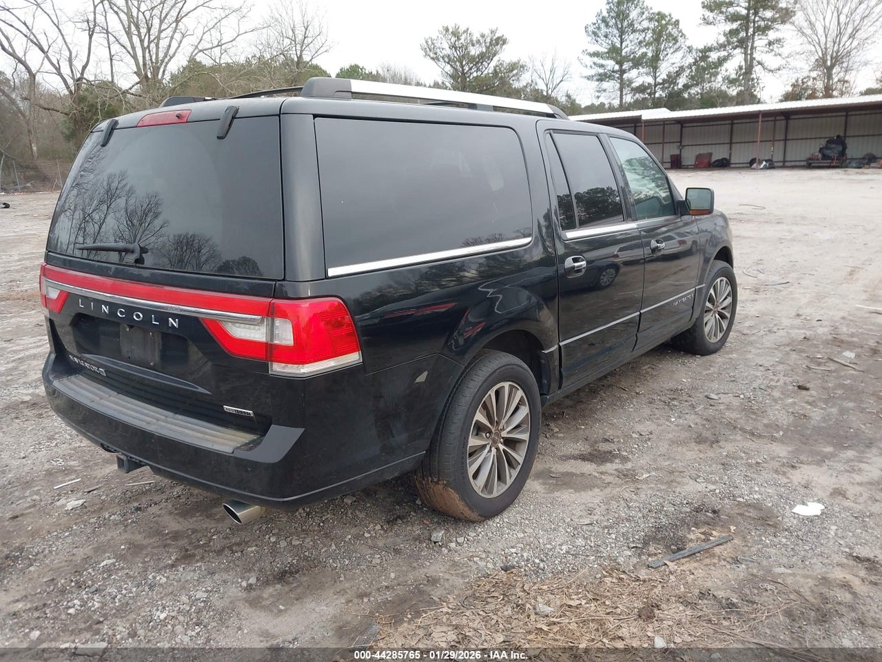 2016 LINCOLN NAVIGATOR L SELECT · 4/10