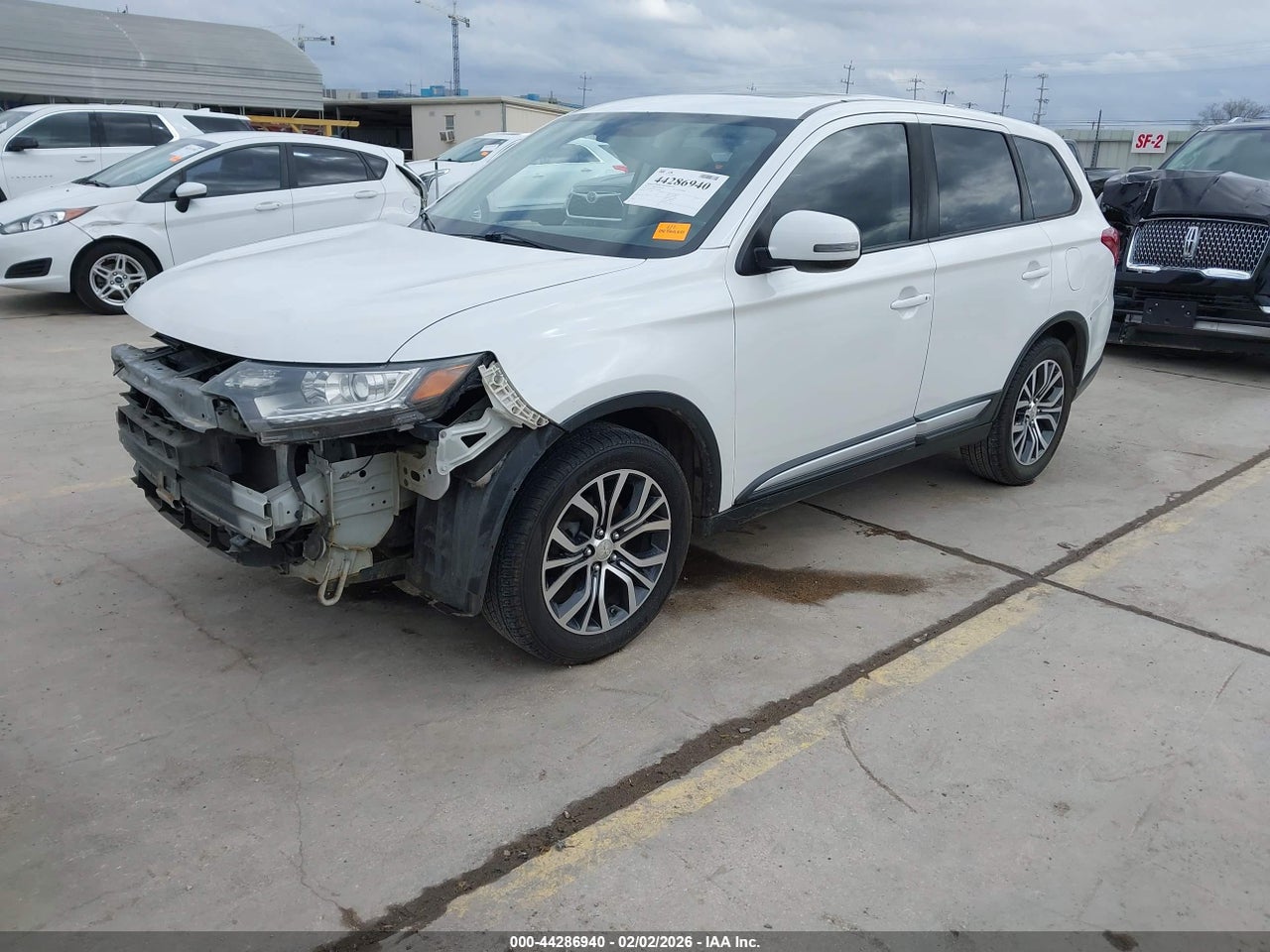 JA4AD3A30HZ****** · 2017 MITSUBISHI OUTLANDER SE · 2/11