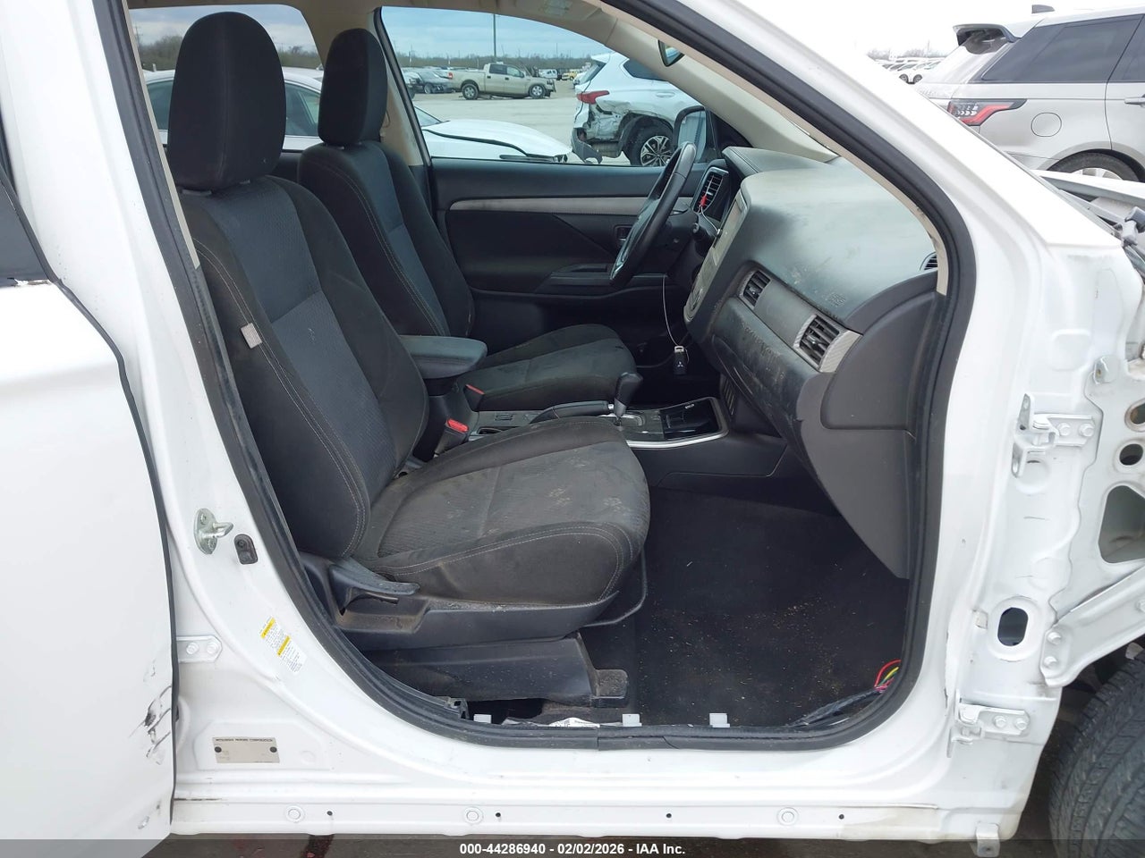 JA4AD3A30HZ****** · 2017 MITSUBISHI OUTLANDER SE · 5/11