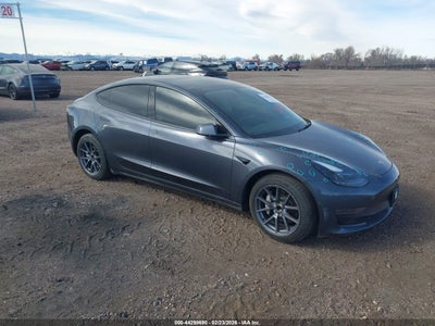 5YJ3E1EA8NF****** · 2022 TESLA MODEL 3 REAR-WHEEL DRIVE