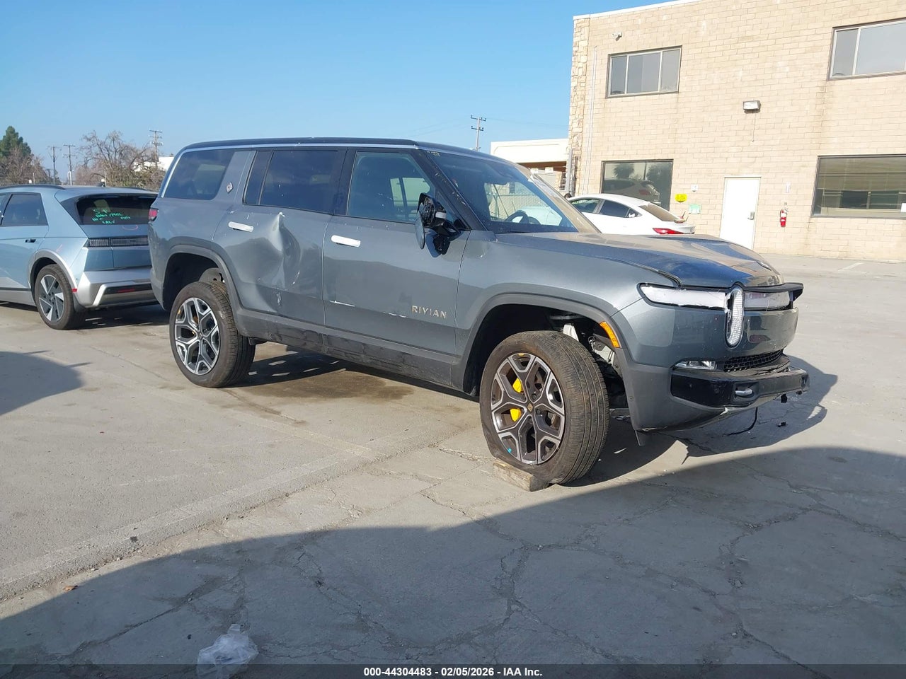 7PDSGABA1RN****** · 2024 RIVIAN R1S ADVENTURE QUAD MOTOR LARGE PACK