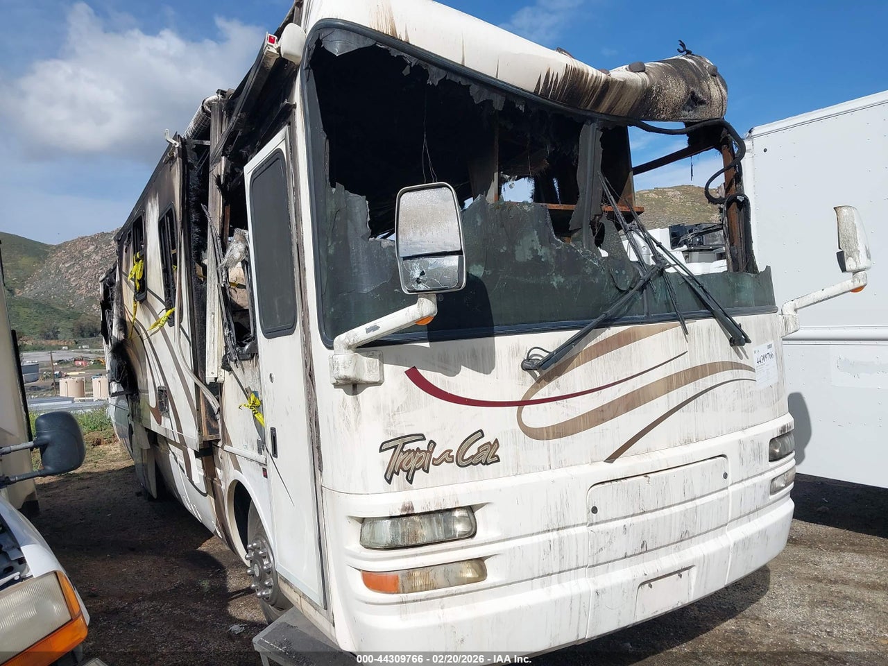 4UZAAHAK83C****** · 2003 FREIGHTLINER CHASSIS X LINE MOTOR HOME