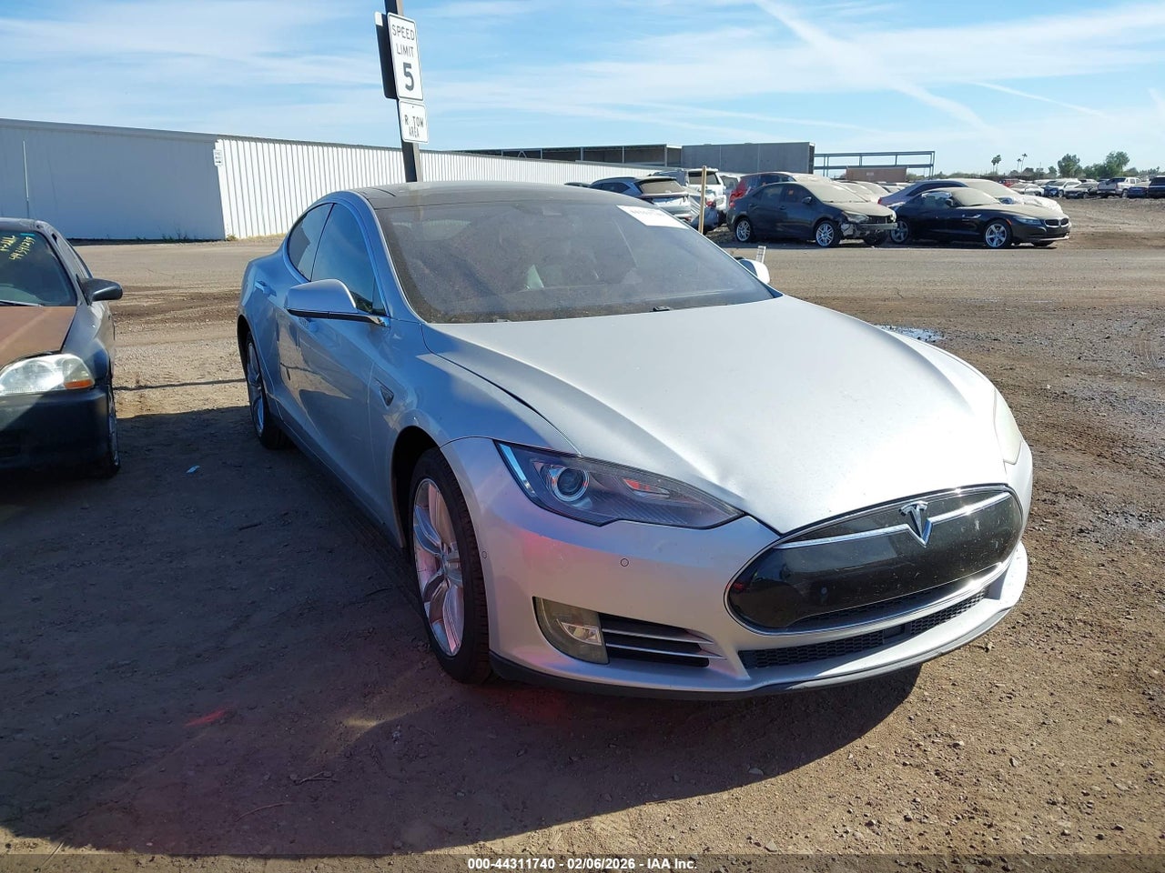 5YJSA1H45FF****** · 2015 TESLA MODEL S 85D/P85D