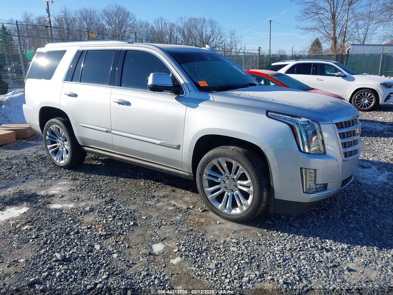 1GYS4CKJ5KR****** · 2019 CADILLAC ESCALADE PREMIUM LUXURY