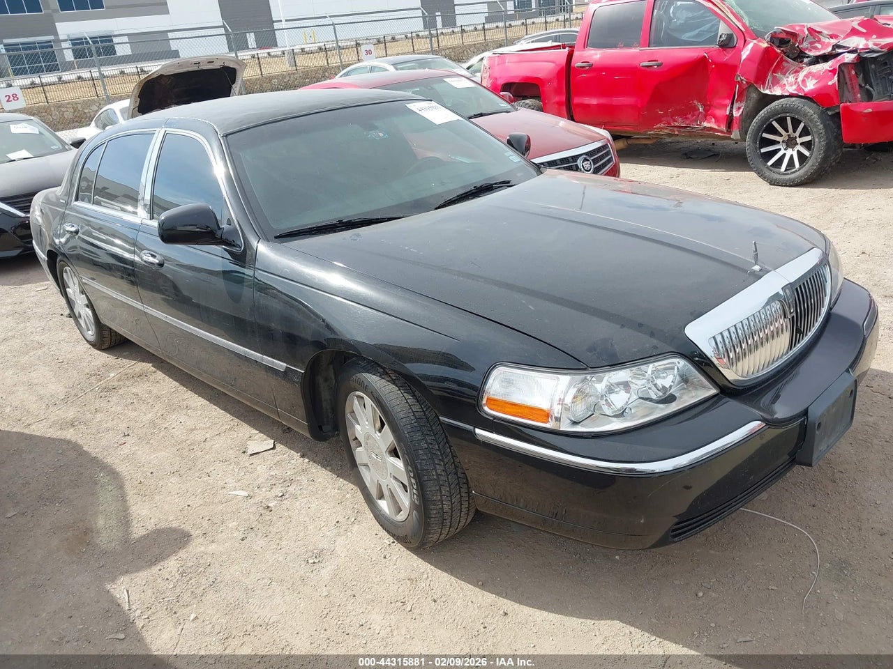 2011 LINCOLN TOWN CAR EXECUTIVE L