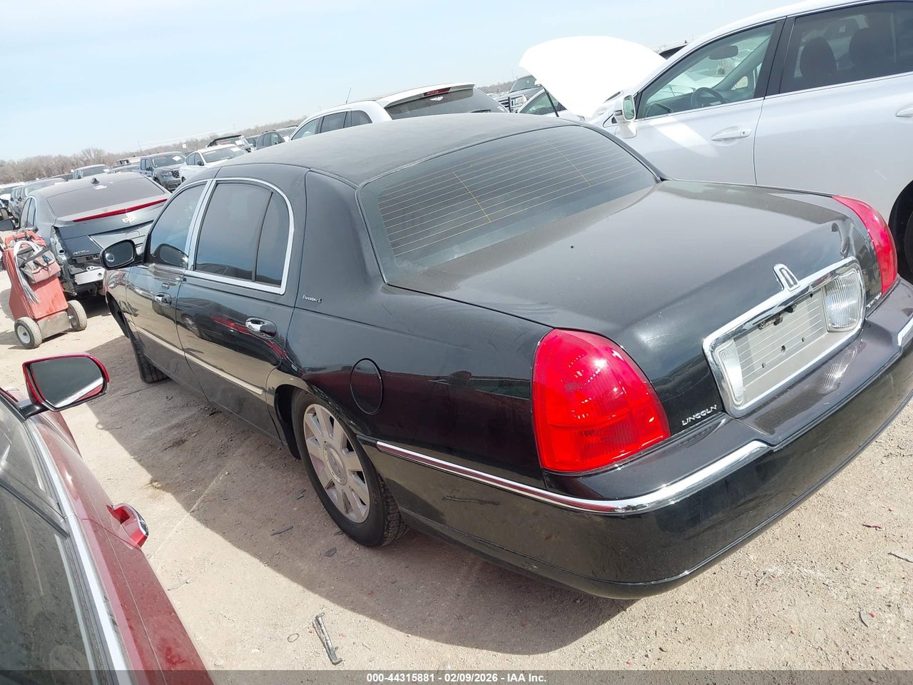2011 LINCOLN TOWN CAR EXECUTIVE L · 3/11