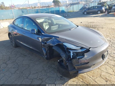5YJ3E1EA3NF****** · 2022 TESLA MODEL 3 REAR-WHEEL DRIVE