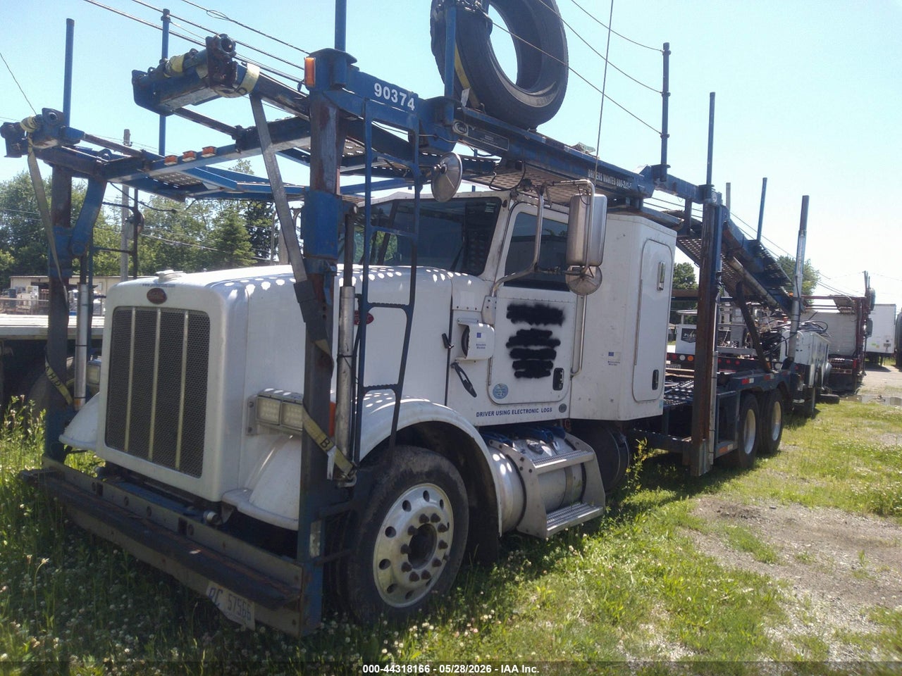 1NPSL79X2DD****** · 2013 PETERBILT 365