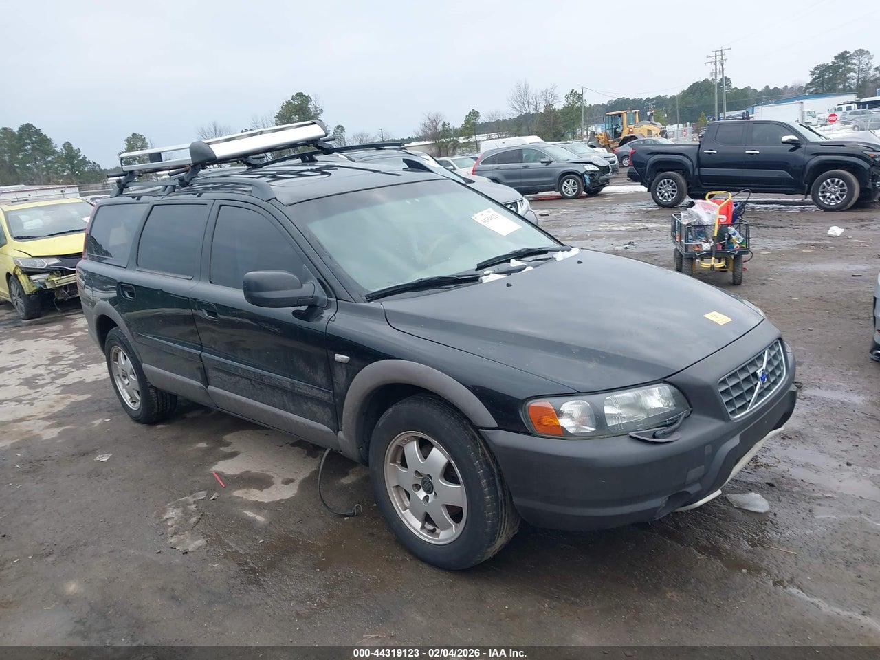 YV1SZ58D421****** · 2002 VOLVO V70 XC