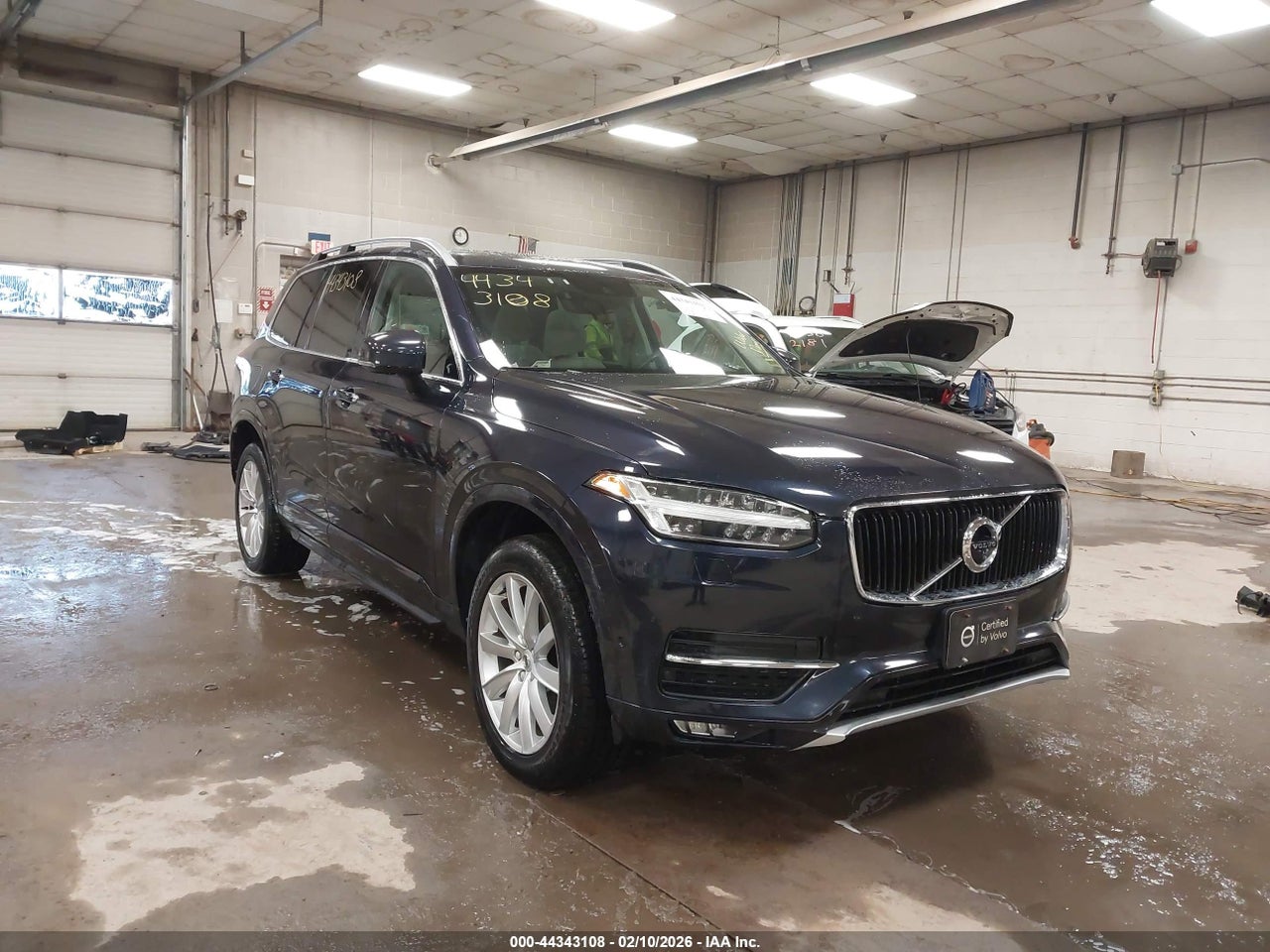 YV4A22PK5H1****** · 2017 VOLVO XC90 T6 MOMENTUM