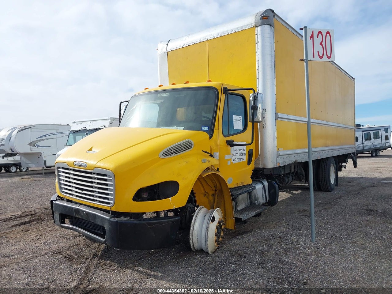 2013 FREIGHTLINER M2 106 MEDIUM DUTY · 2/4