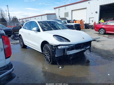 2025 PORSCHE MACAN S