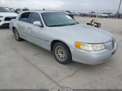2000 LINCOLN TOWN CAR SIGNATURE