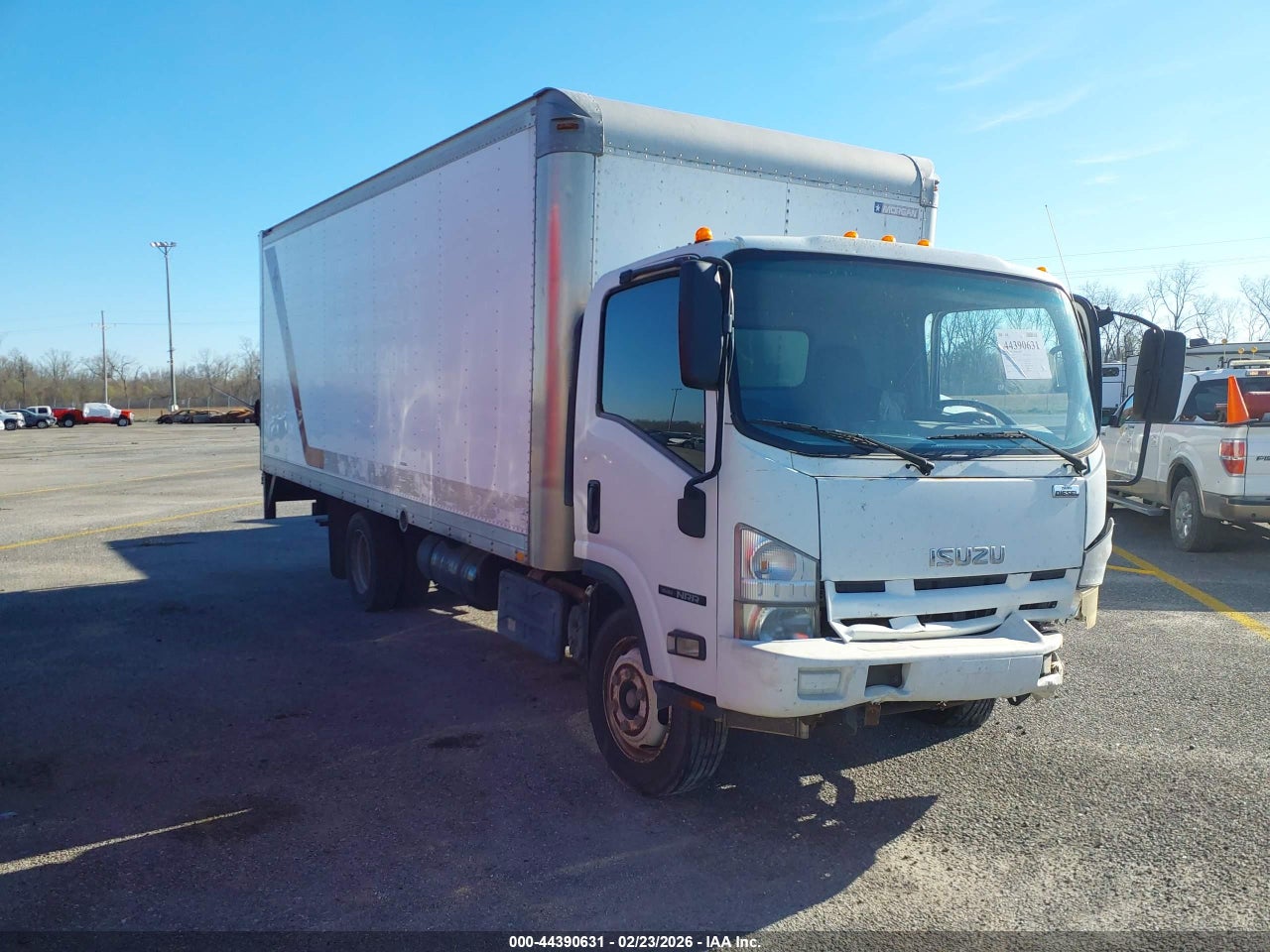 JALE5W166E7****** · 2014 ISUZU DSL REG AT
