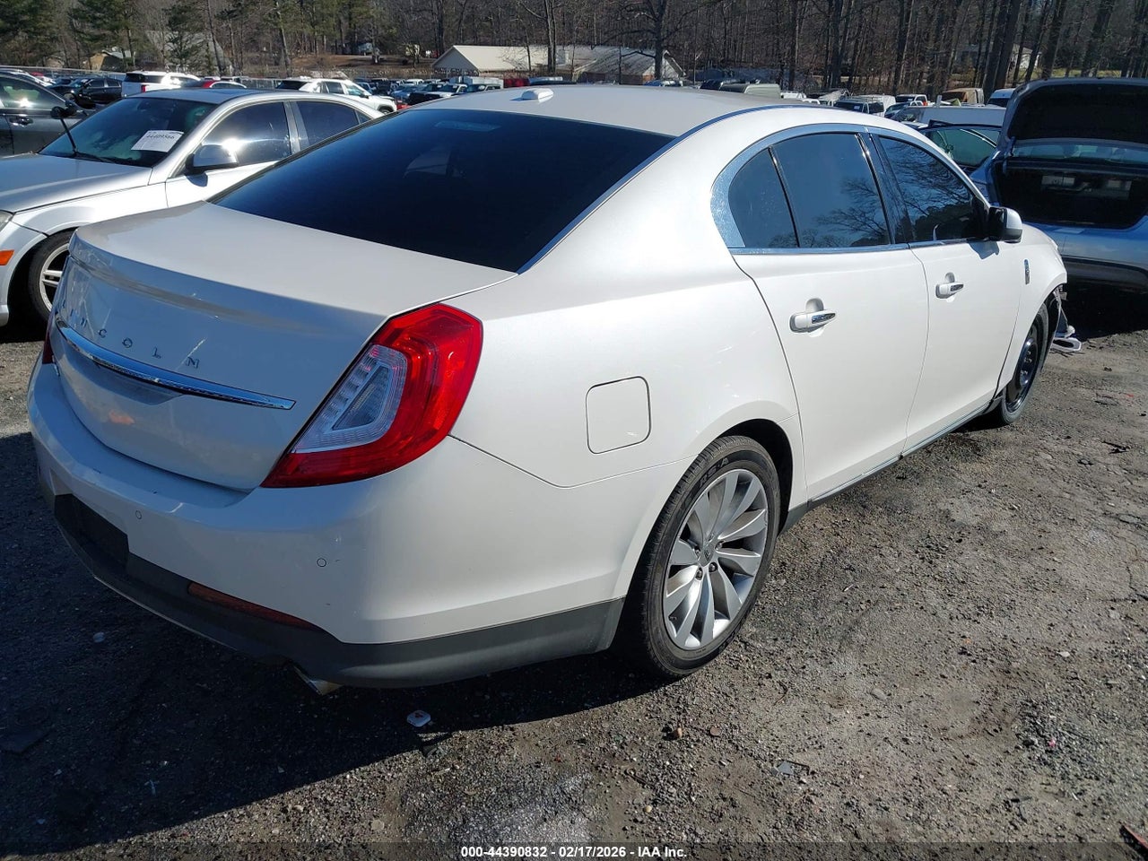 2015 LINCOLN MKS   · 4/11