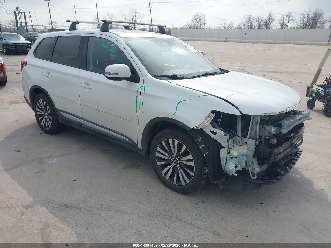 JA4AZ3A3XLZ****** · 2020 MITSUBISHI OUTLANDER SE 2.4 S-AWC
