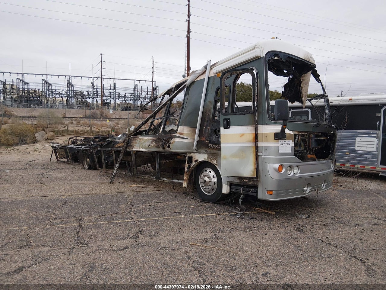 4UZAAHAK82C****** · 2003 FREIGHTLINER CHASSIS X LINE MOTOR HOME