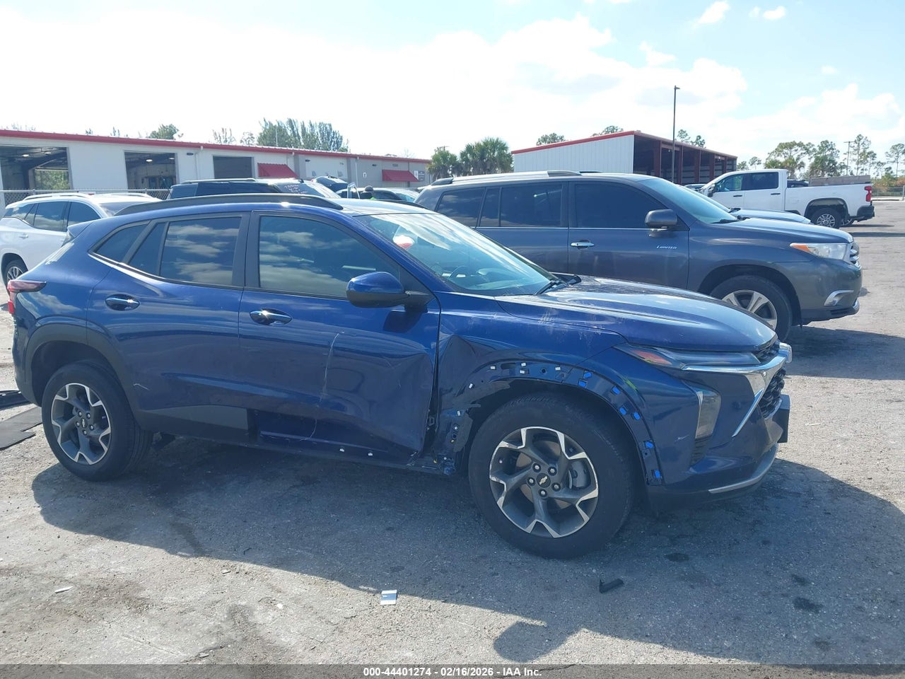 KL77LHE2XRC****** · 2024 CHEVROLET TRAX FWD LT