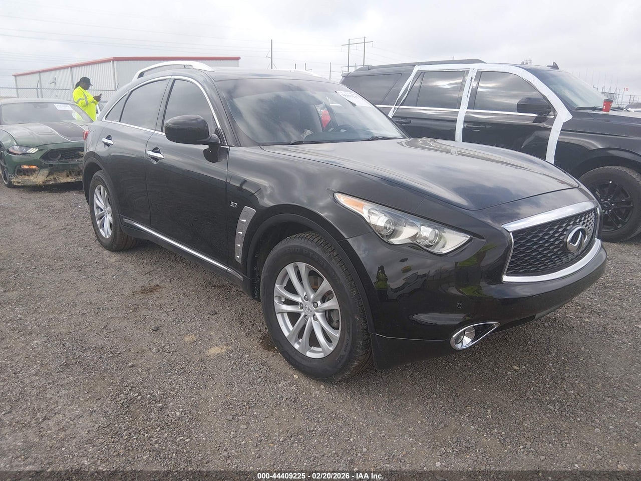 2017 INFINITI QX70