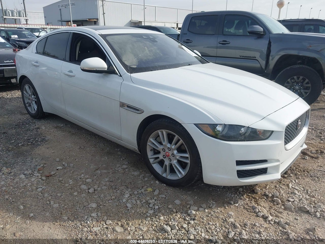 SAJAD4FX9JC****** · 2018 JAGUAR XE 25T PREMIUM