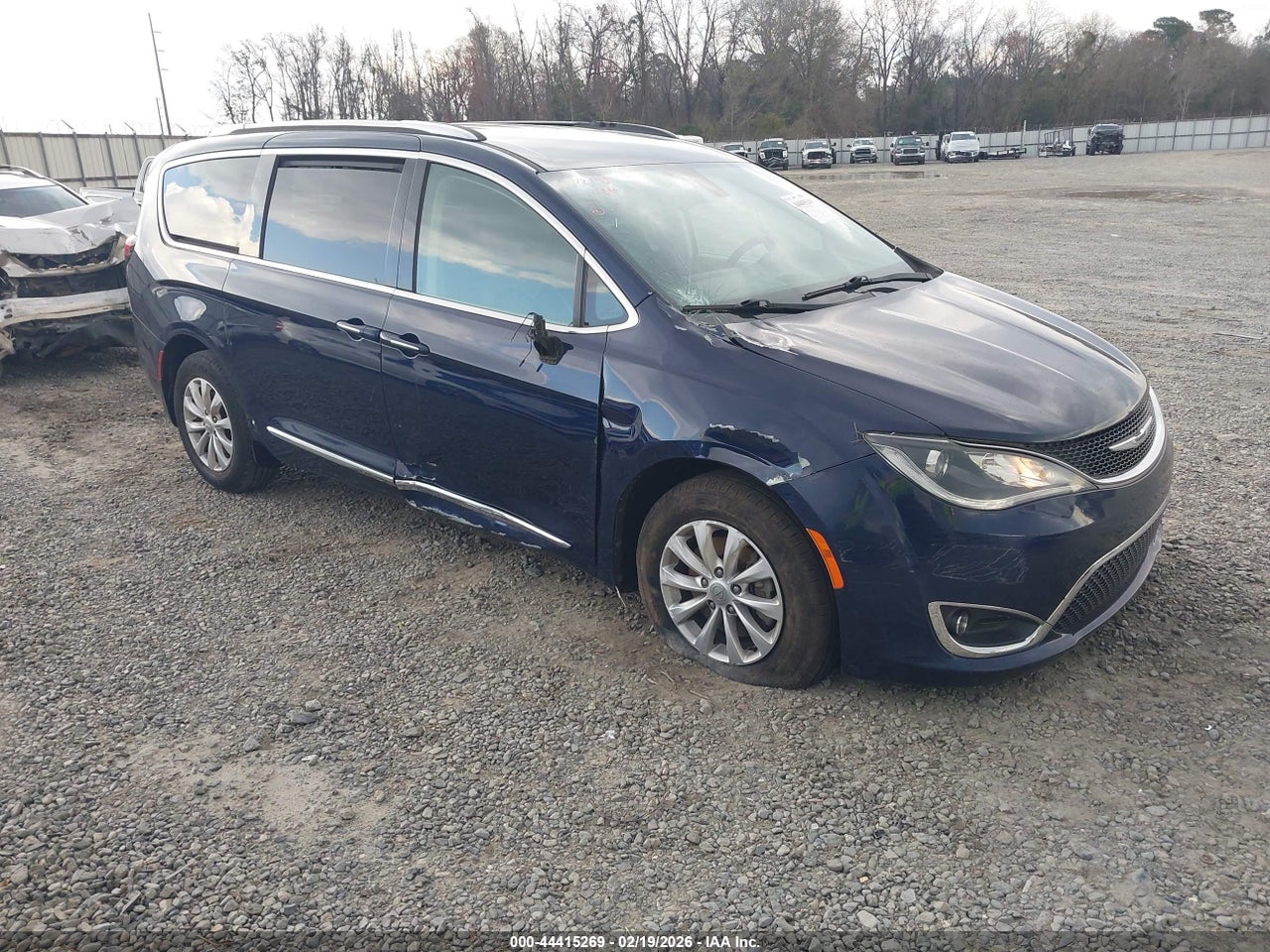 2C4RC1BG1KR****** · 2019 CHRYSLER PACIFICA TOURING L