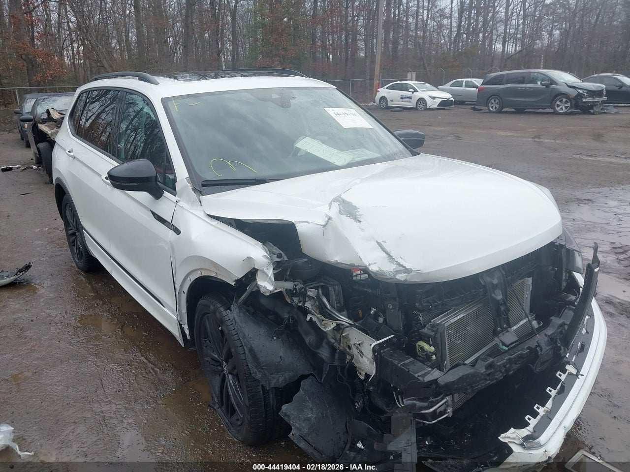 3VVCB7AX7NM****** · 2022 VOLKSWAGEN TIGUAN 2.0T SE R-LINE BLACK