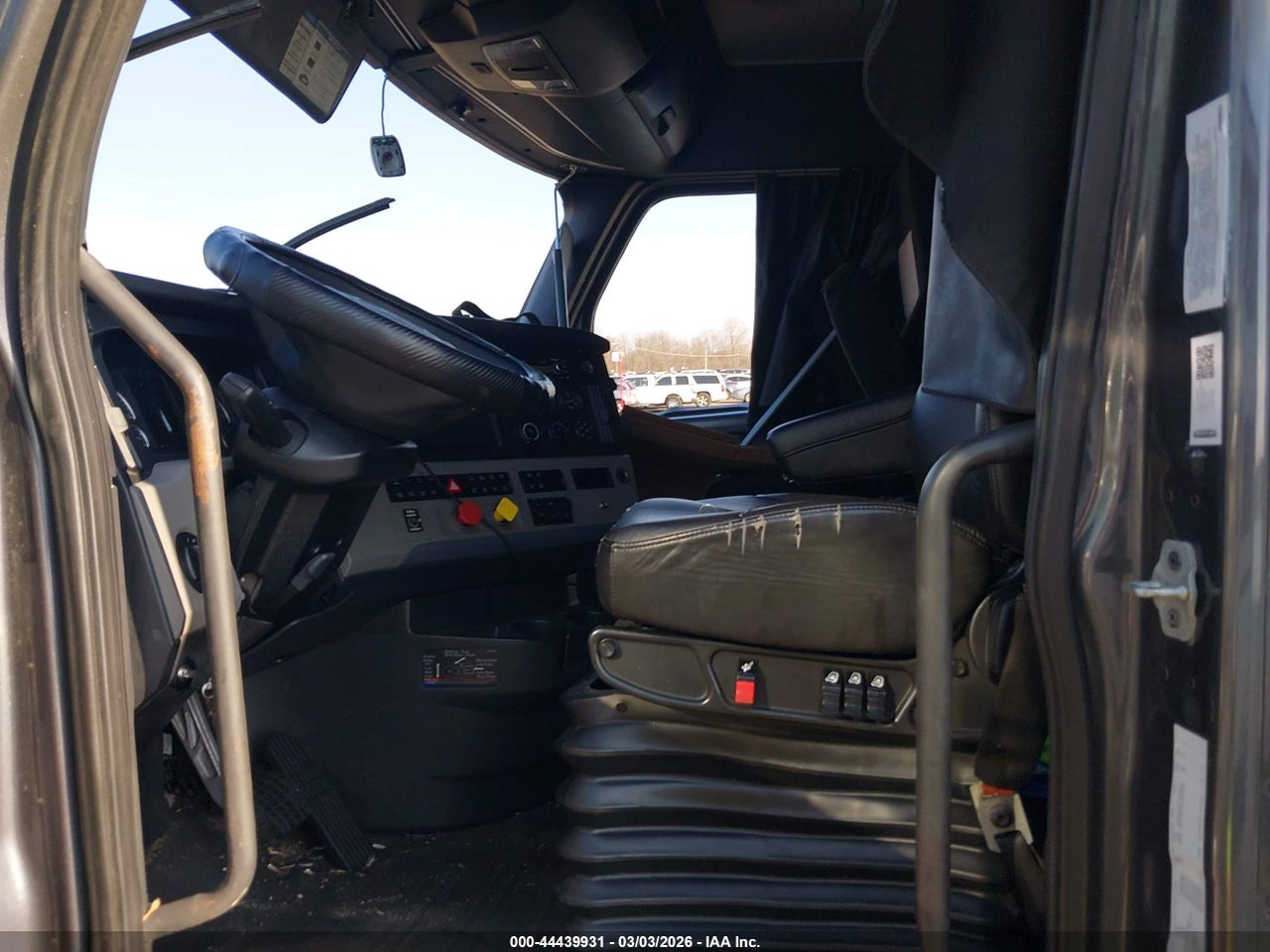 2019 FREIGHTLINER NEW CASCADIA 126 · 5/11