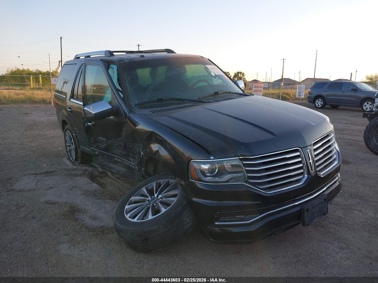 2015 LINCOLN NAVIGATOR · 6/11