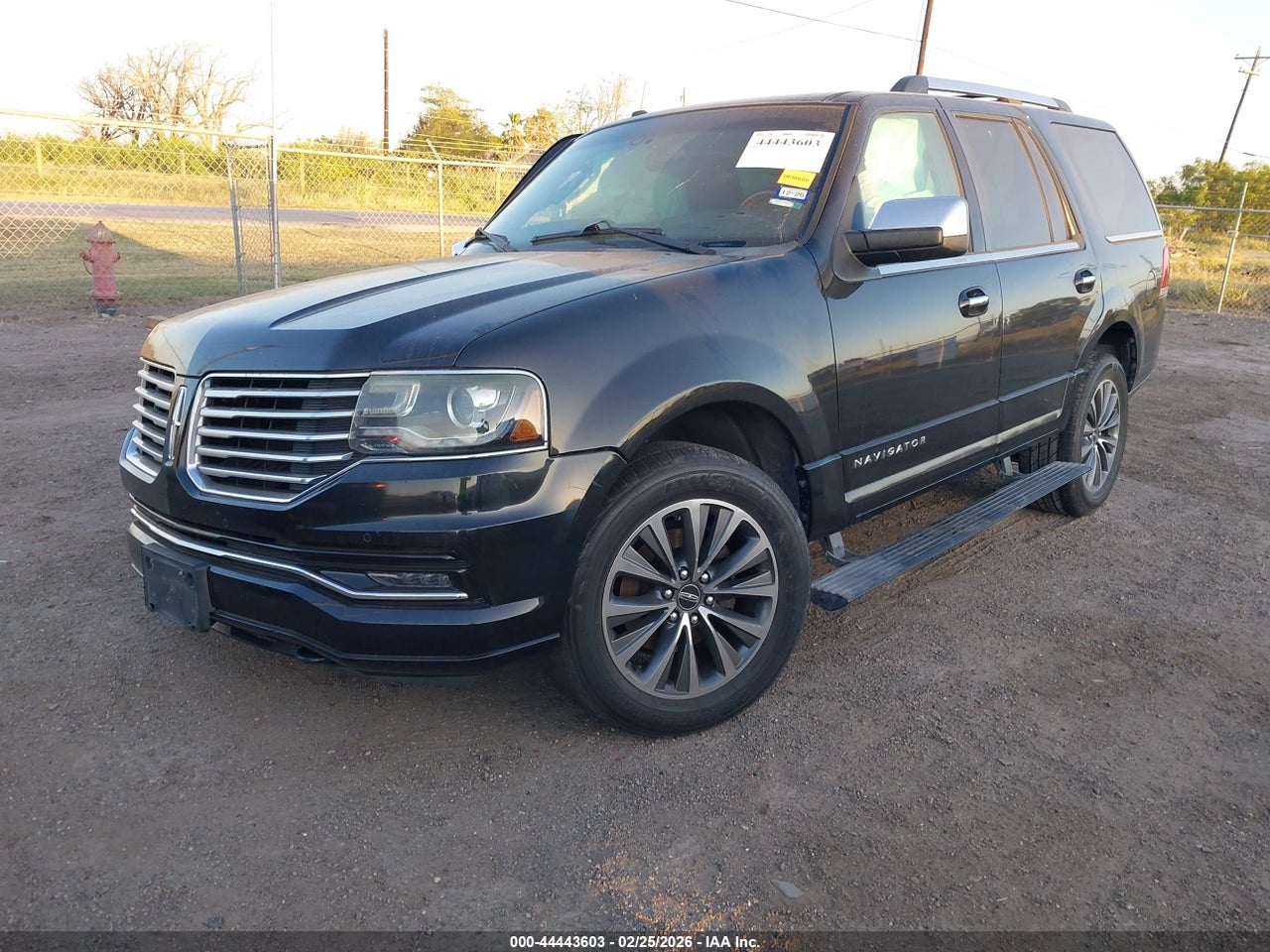 2015 LINCOLN NAVIGATOR · 2/11
