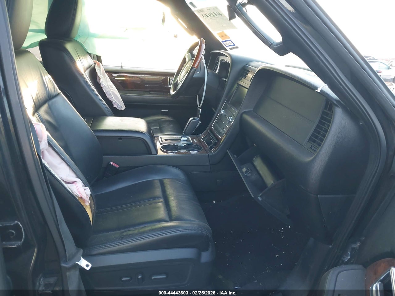 2015 LINCOLN NAVIGATOR · 5/11