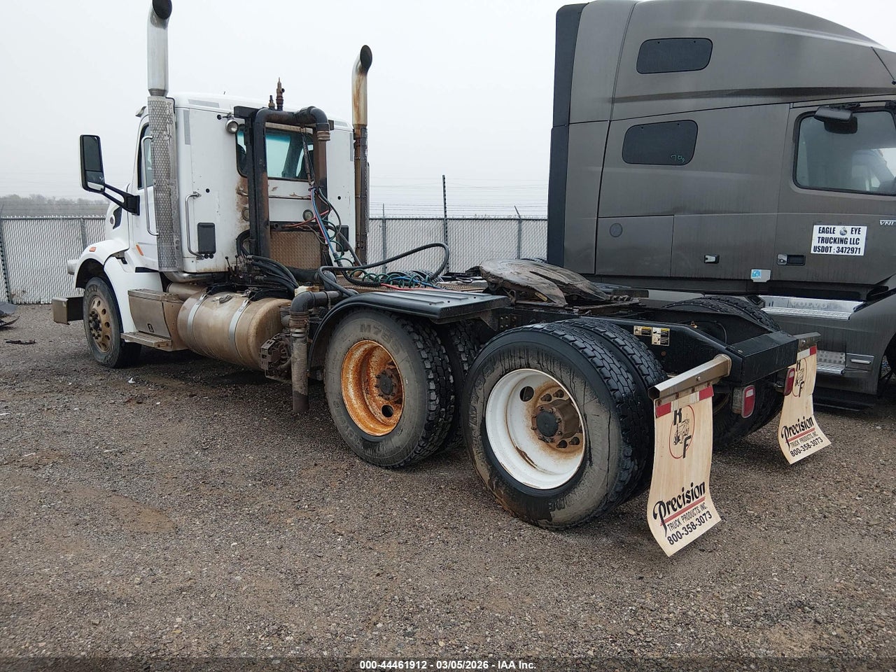 2015 PETERBILT 567 · 3/11