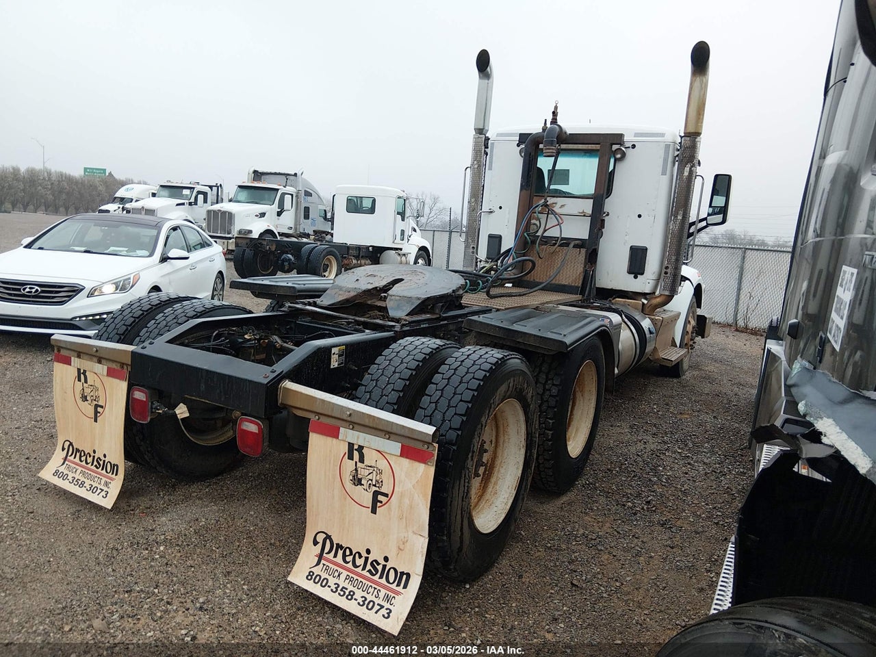 2015 PETERBILT 567 · 4/11