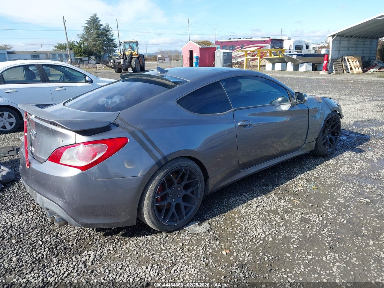 2010 HYUNDAI GENESIS 3.8 TRACK · 4/11