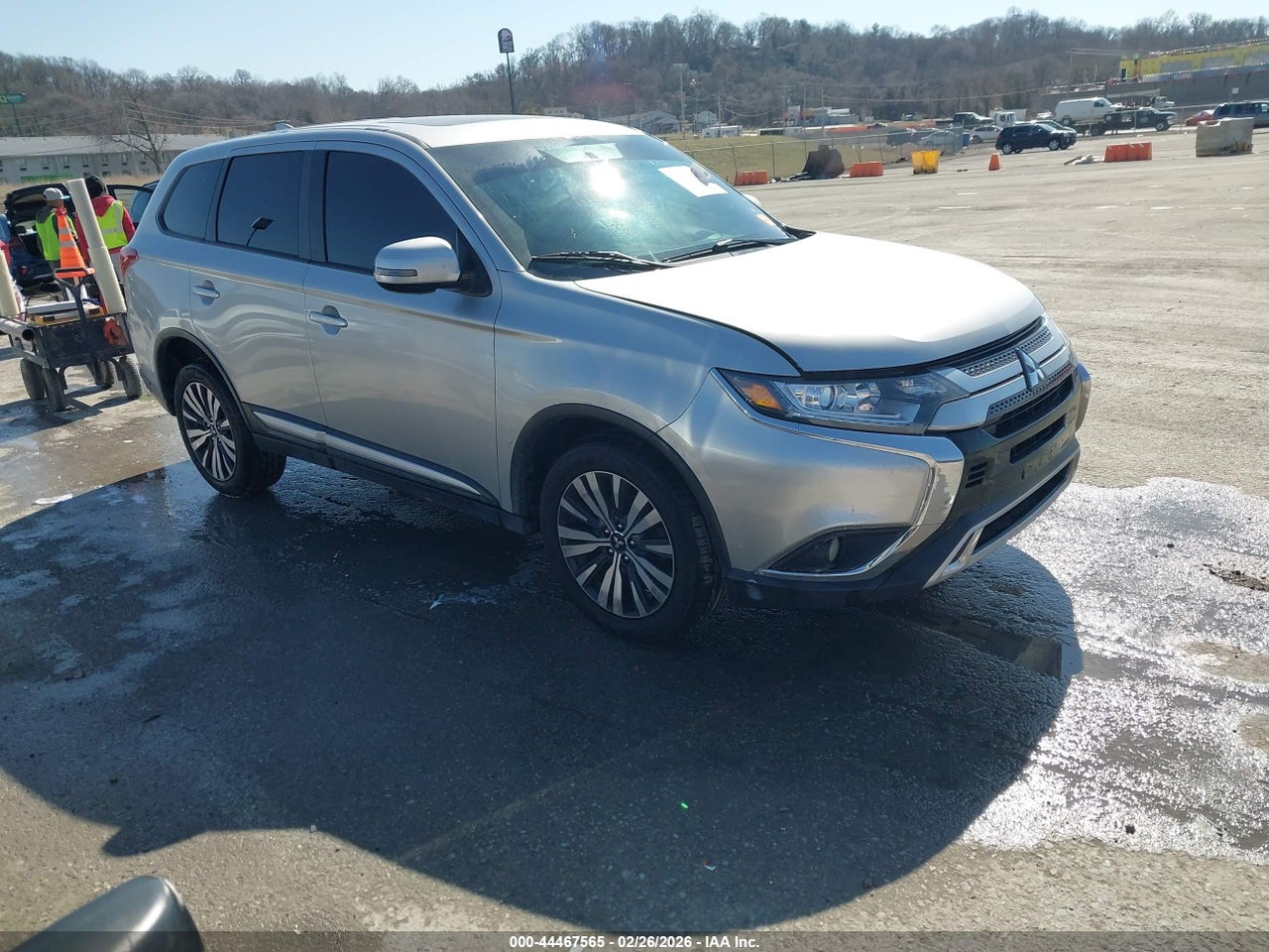 JA4AZ3A38KJ****** · 2019 MITSUBISHI OUTLANDER SE