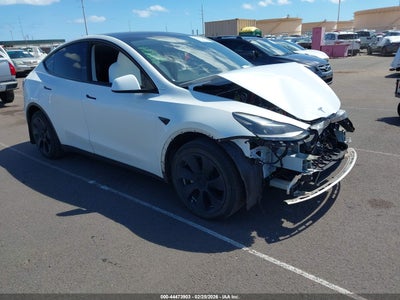7SAYGDEE9PF****** · 2023 TESLA MODEL Y AWD/LONG RANGE DUAL MOTOR ALL-WHEEL DRIVE