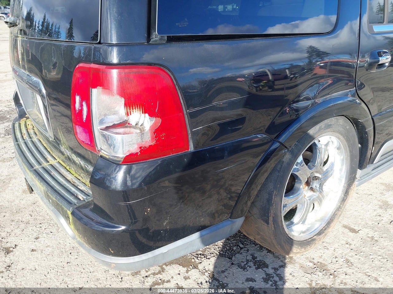 2003 LINCOLN NAVIGATOR   · 6/10