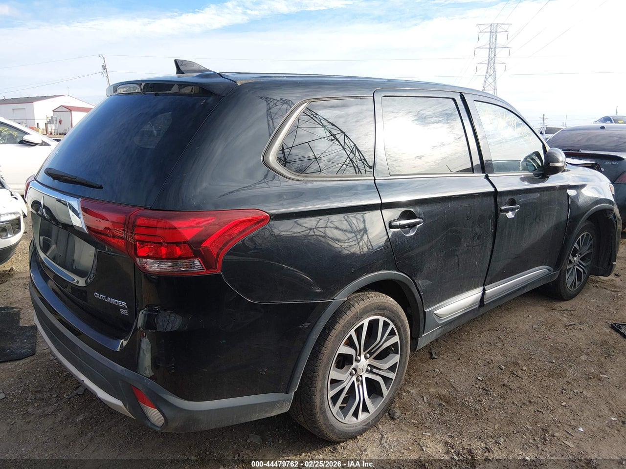 2017 MITSUBISHI OUTLANDER SE · 4/11