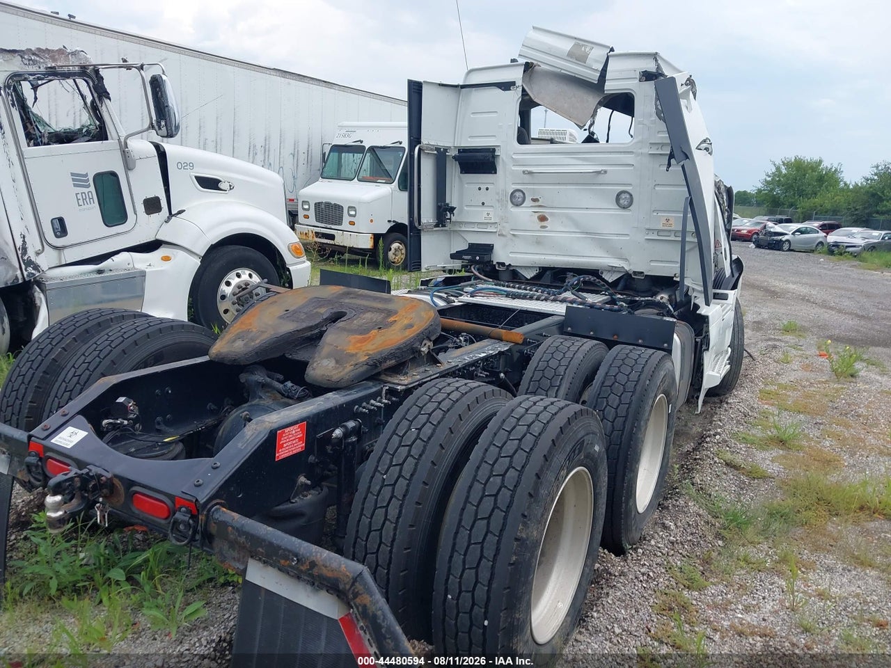 2020 VOLVO VNR · 4/11