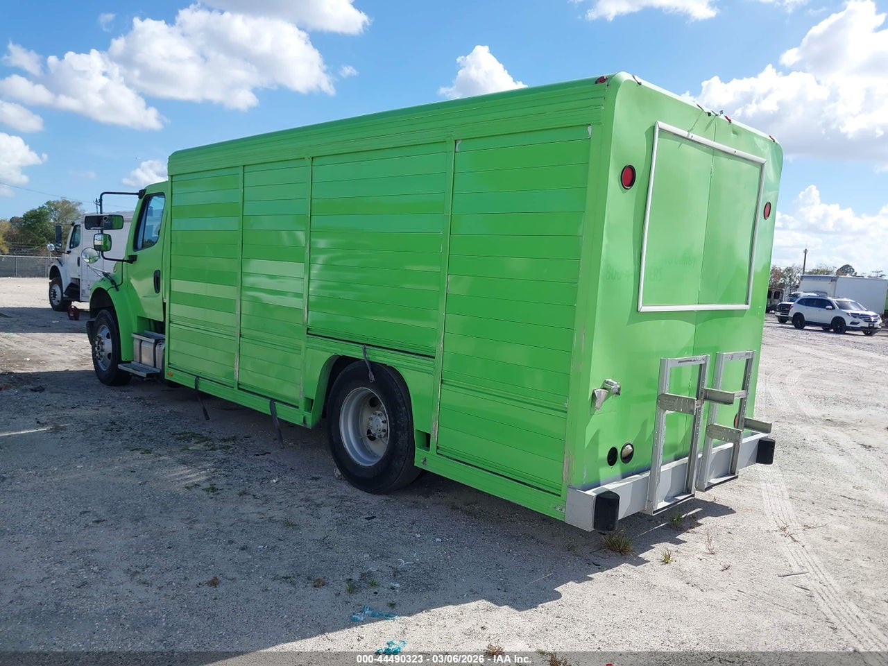 1FVACWCY4EH****** · 2014 FREIGHTLINER M2 106 MEDIUM DUTY · 3/4