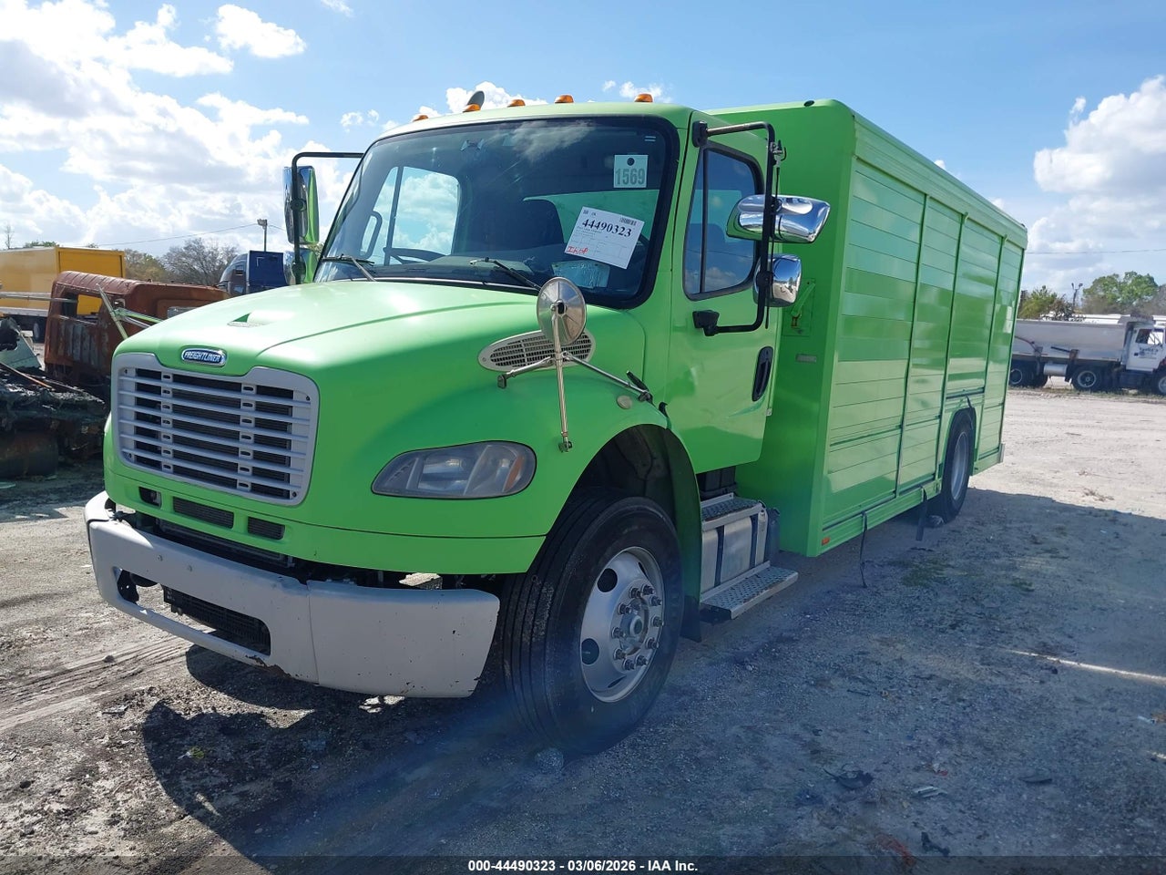 1FVACWCY4EH****** · 2014 FREIGHTLINER M2 106 MEDIUM DUTY · 2/4