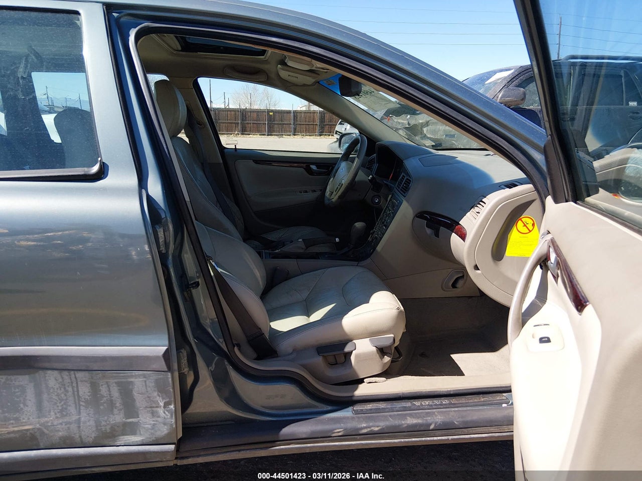 2004 VOLVO V70 2.4 · 5/11